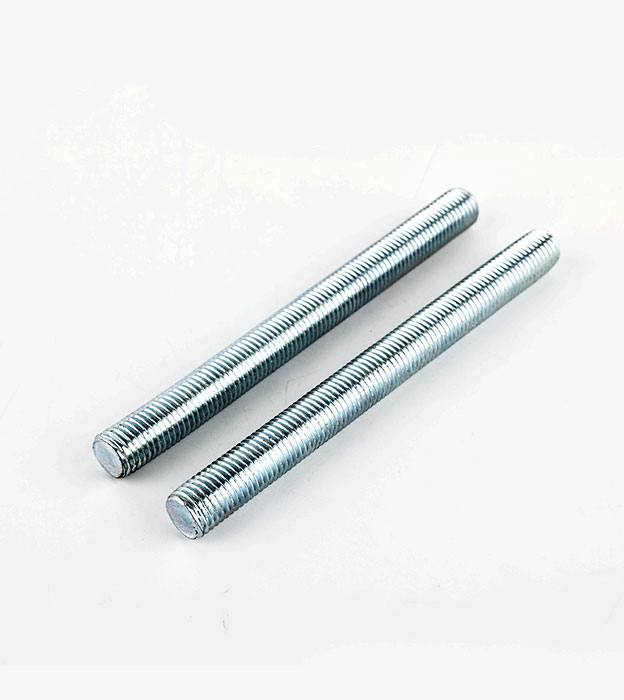 Saplama cıvataları ile tek başlı cıvatalar arasındaki farklar nelerdir?